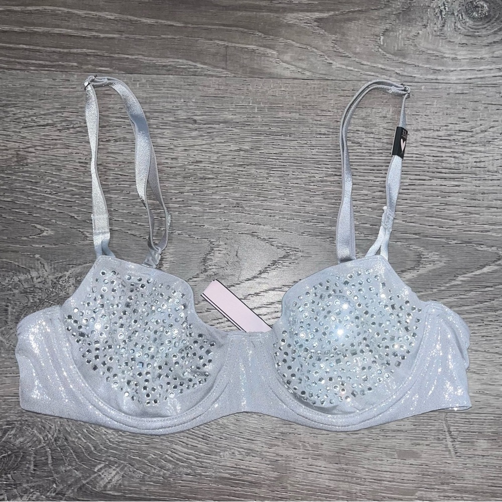 Victoria’s Secret Dream Angels Wicked Embellished Unlined Uplift Bra